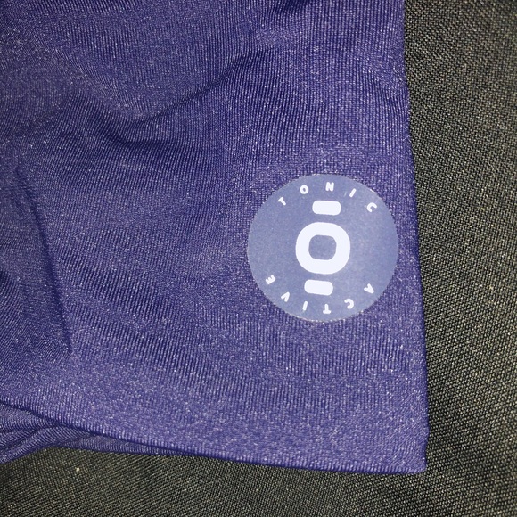 NWT sports bra with mesh detail - Picture 3 of 5